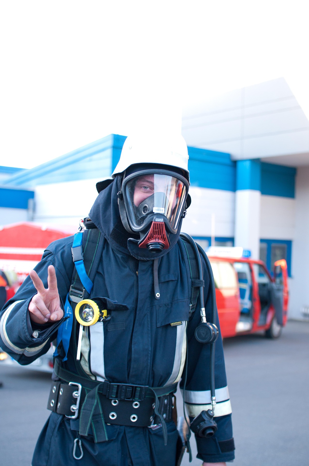 firefighter-7731338_1920