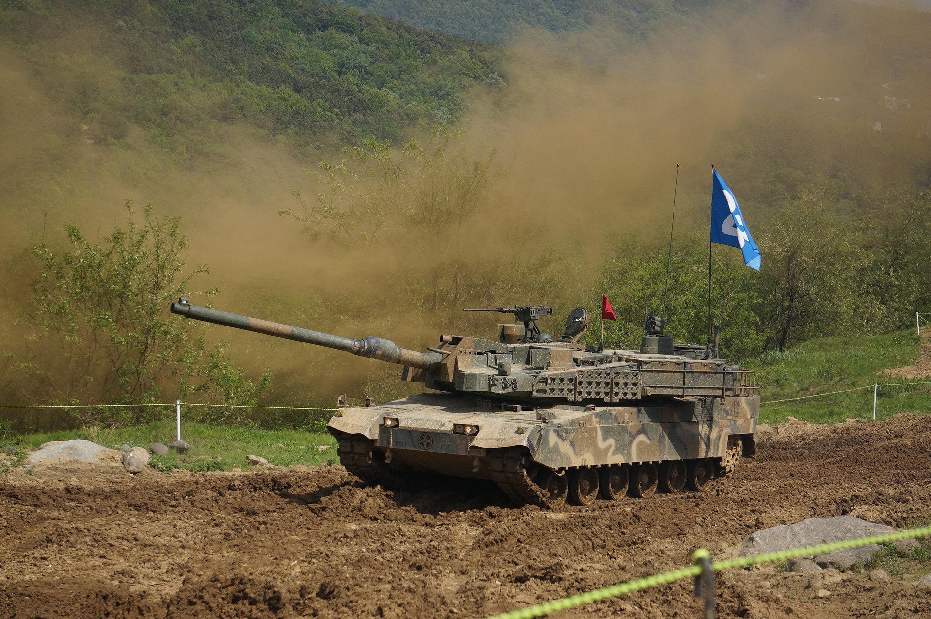 tank-1398816_1920